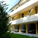 Seaside Comfort Flat With Modern Amenities Bibione