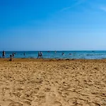 Seaside Comfort Flat With Modern Amenities Appartamento *
