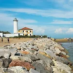 Seaside Comfort Flat With Modern Amenities Bibione
