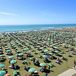 Seaside Comfort Flat With Modern Amenities Appartamento *