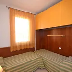 Seaside Comfort Flat With Modern Amenities