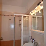 Seaside Comfort Flat With Modern Amenities *