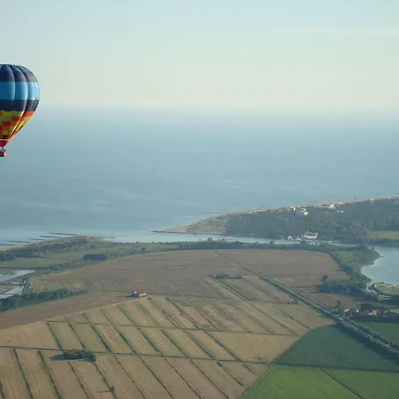 Seaside Comfort Flat With Modern Amenities * Μπιμπιόνε