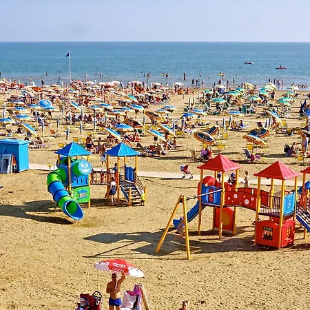 Seaside Comfort Flat With Modern Amenities