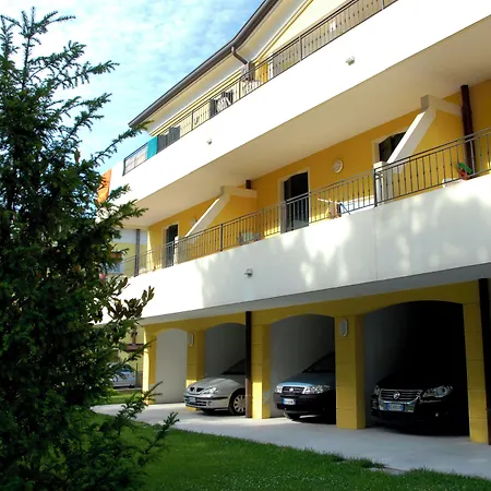 Seaside Comfort Flat With Modern Amenities Lejlighed *
