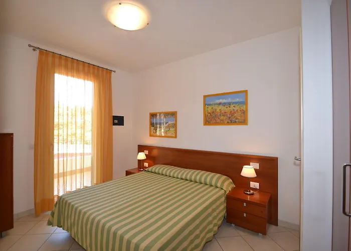 Seaside Comfort Flat With Modern Amenities